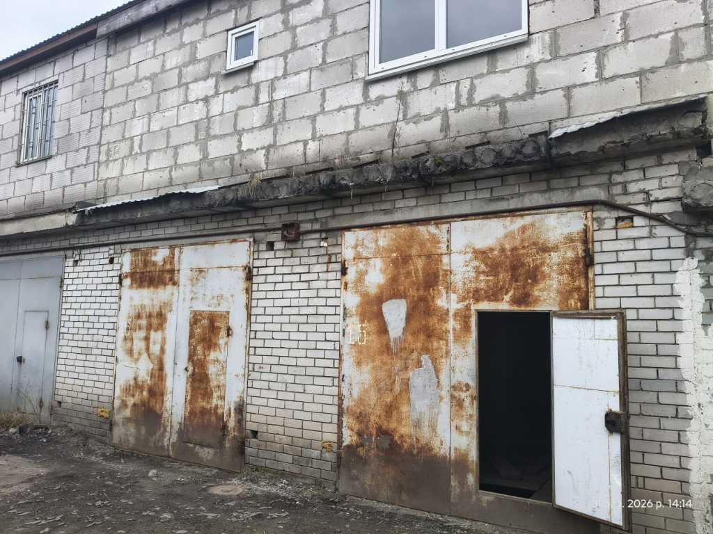 Оренда гаражів 288 м², Пухівська вул., 2