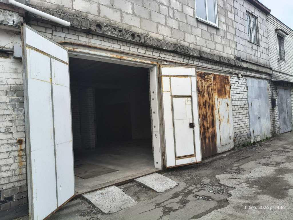 Оренда гаражів 288 м², Пухівська вул., 2