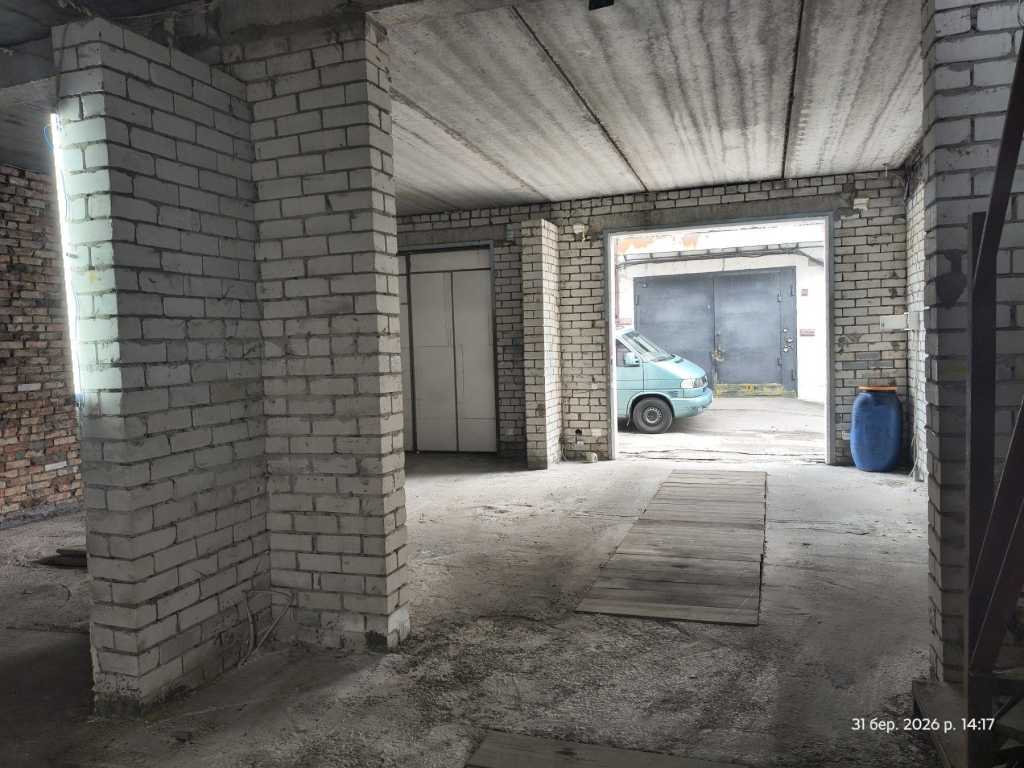 Оренда гаражів 288 м², Пухівська вул., 2