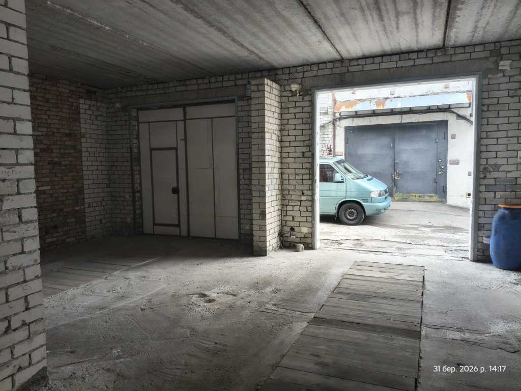 Оренда гаражів 288 м², Пухівська вул., 2