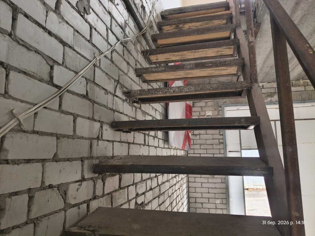 Оренда гаражів 288 м², Пухівська вул., 2