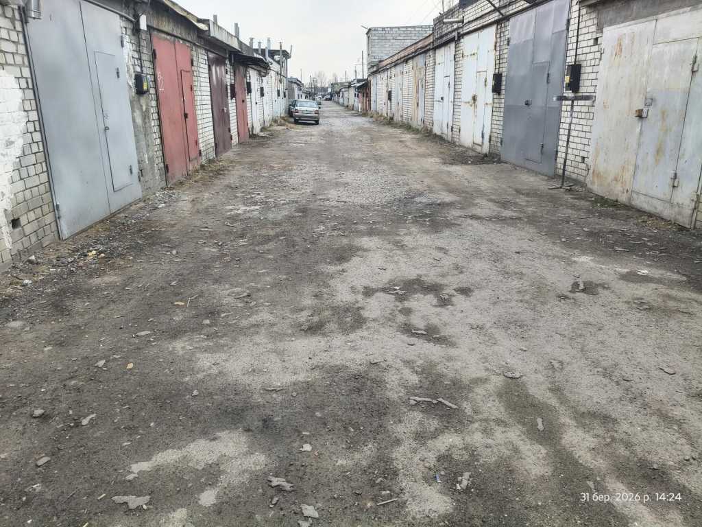 Оренда гаражів 288 м², Пухівська вул., 2