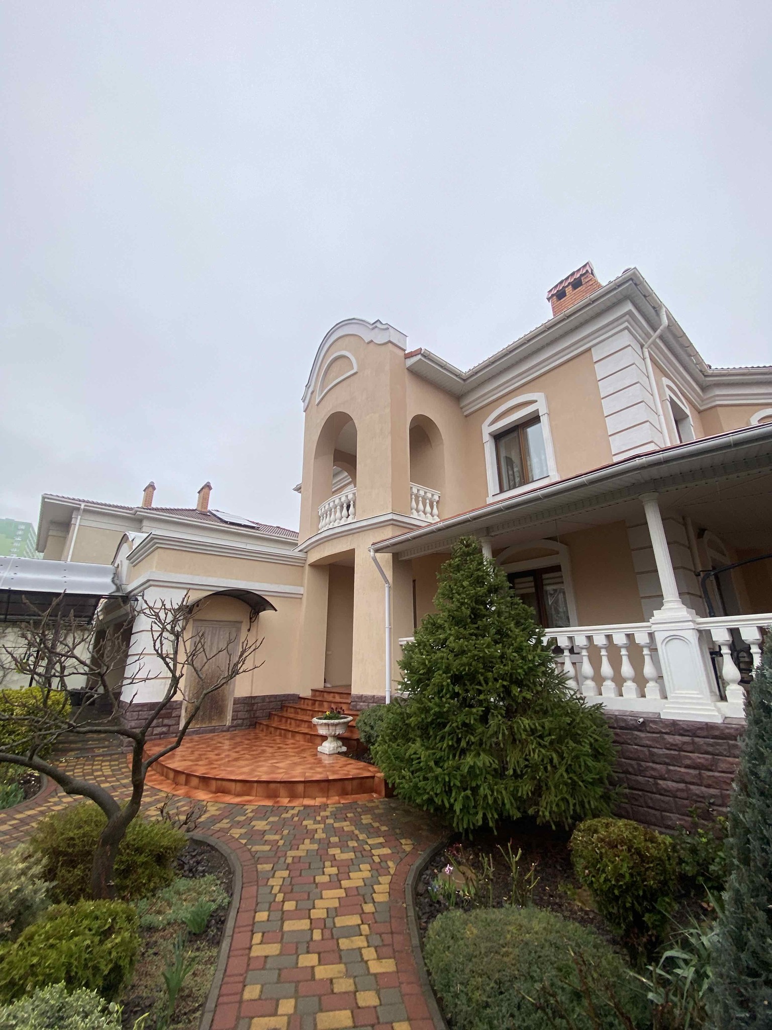 Продаж будинку 260 м²