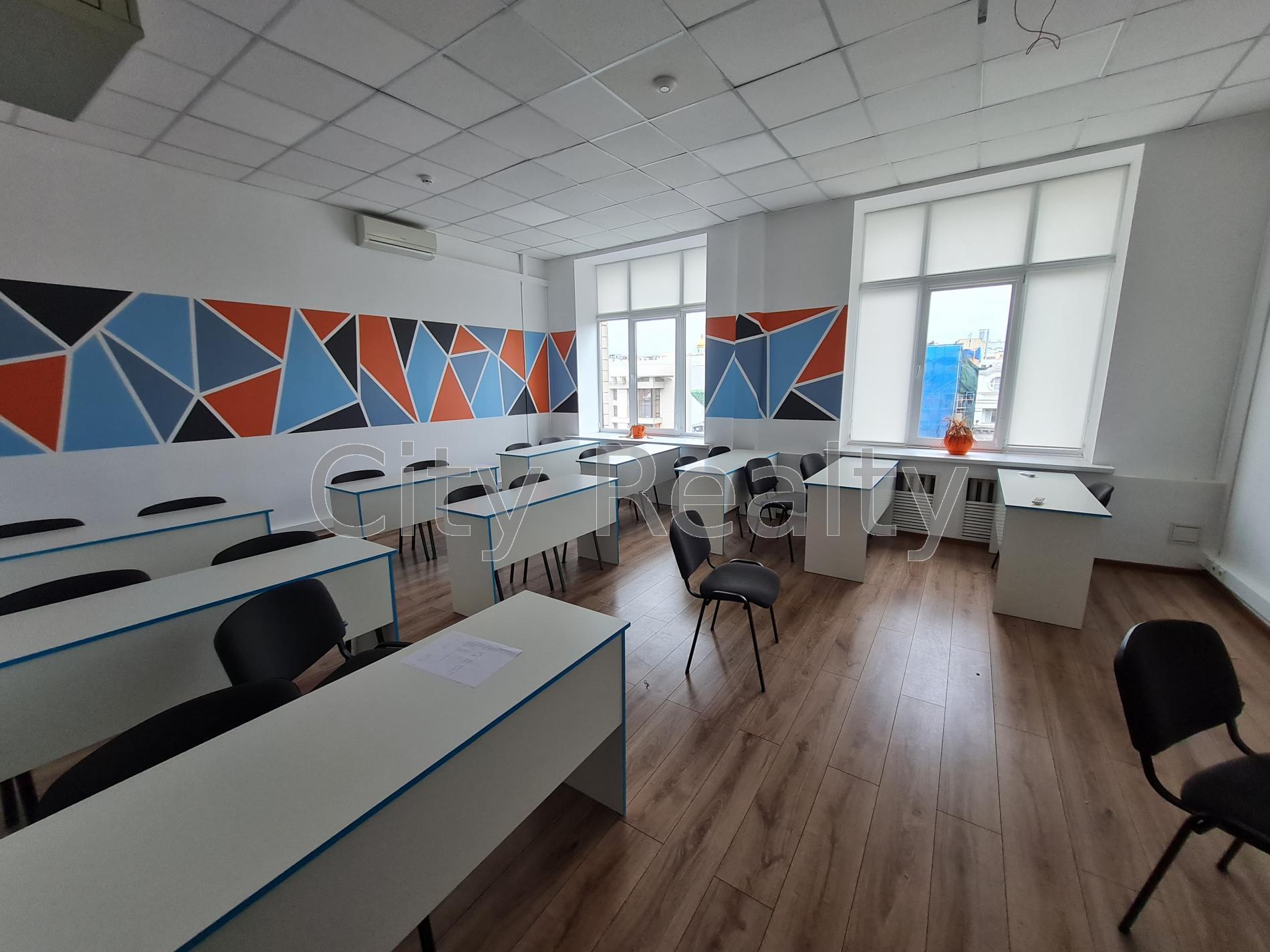 Аренда офиса 280.4 м², Крещатик ул., 7/11