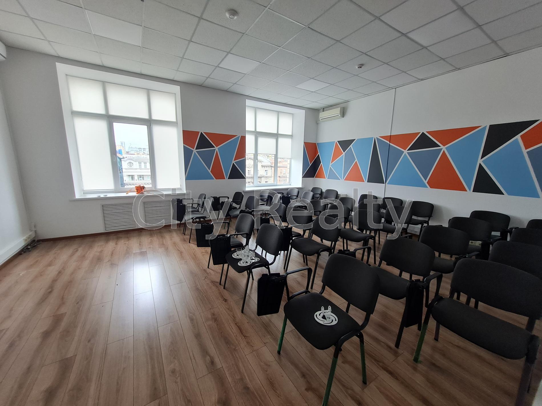 Аренда офиса 280.4 м², Крещатик ул., 7/11