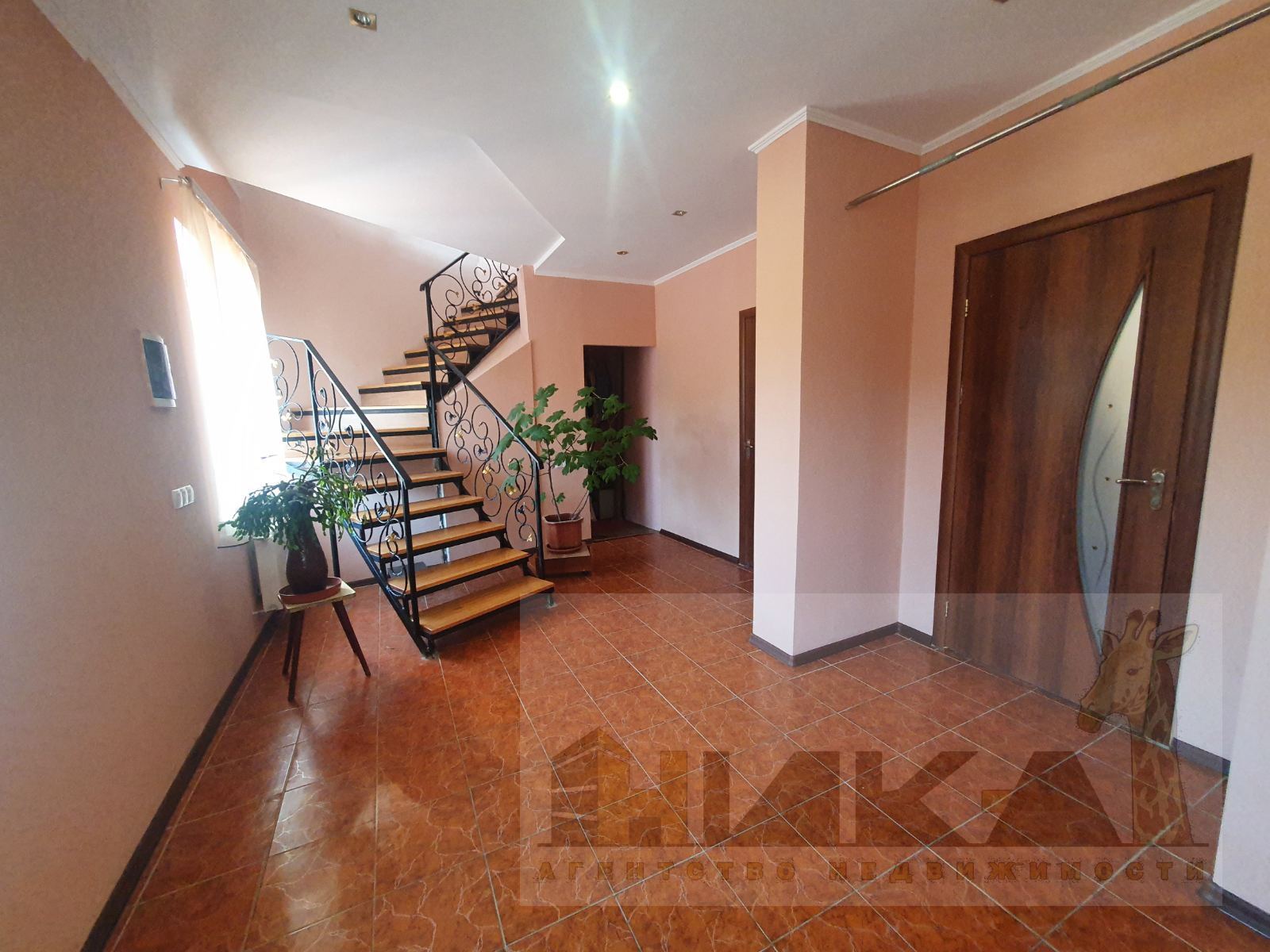 Продаж будинку 260 м², Лесі Українки вул.