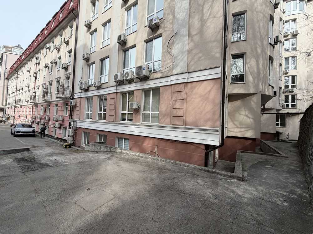 Продажа офиса 130 м², Глубочицкая ул., 40