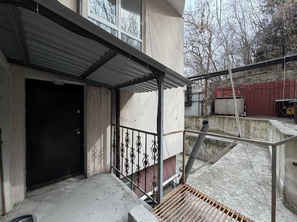 Продажа офиса 130 м², Глубочицкая ул., 40