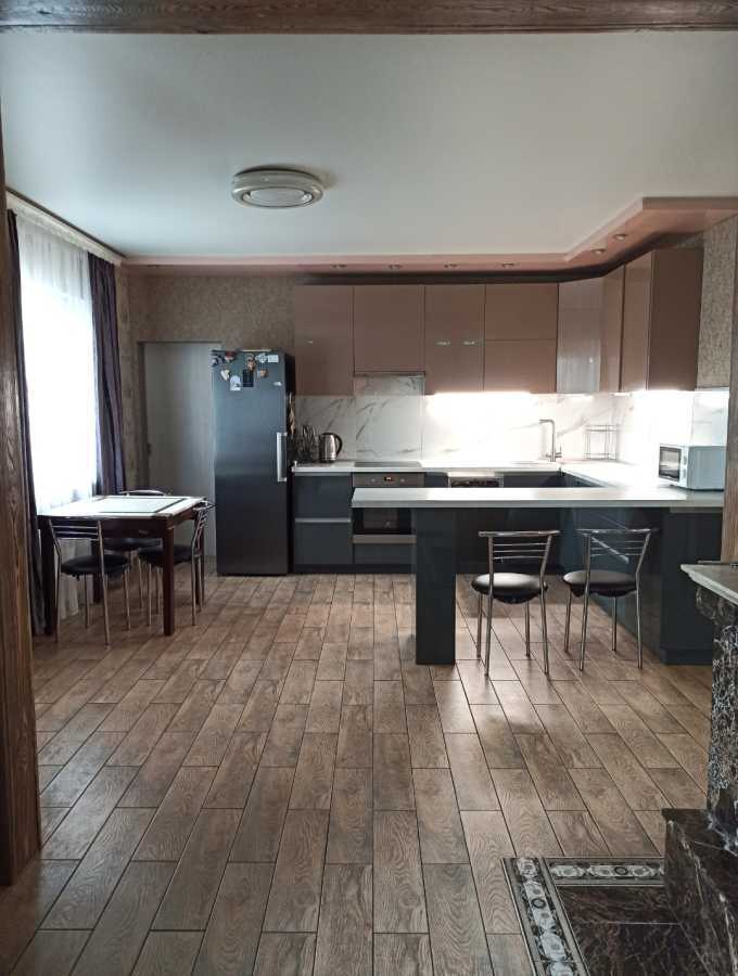 Оренда будинку 200 м², Кутузова вул., 9