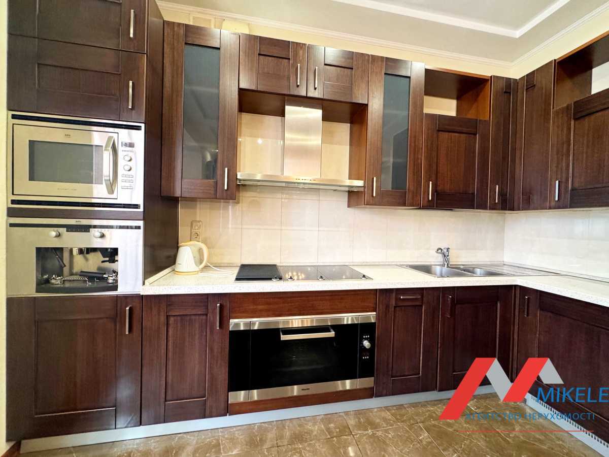 Продажа 4-комнатной квартиры 147 м², Вячеслава Черновола ул., 25