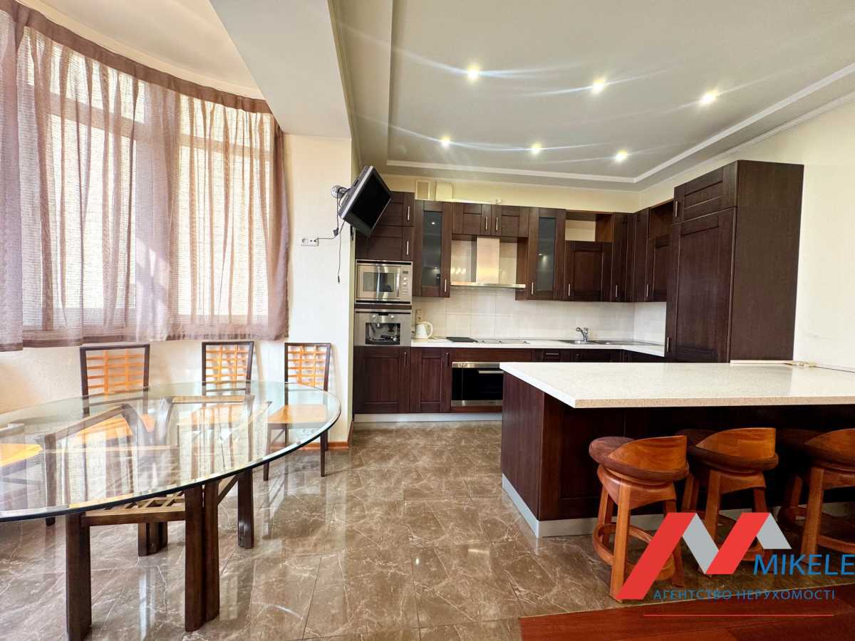 Продажа 4-комнатной квартиры 147 м², Вячеслава Черновола ул., 25