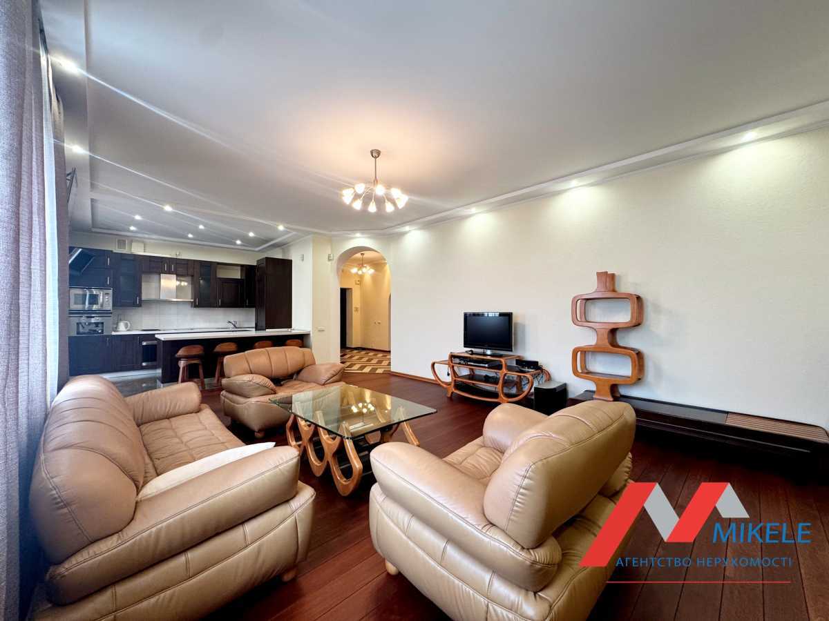 Продажа 4-комнатной квартиры 147 м², Вячеслава Черновола ул., 25