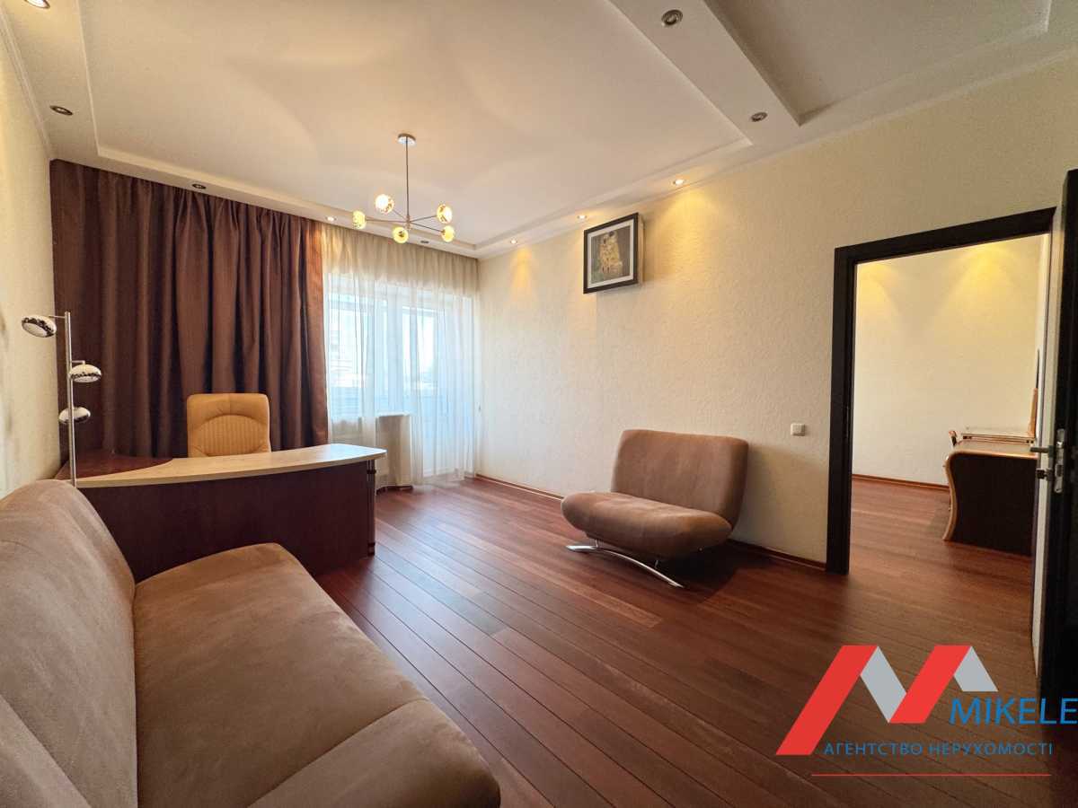 Продажа 4-комнатной квартиры 147 м², Вячеслава Черновола ул., 25