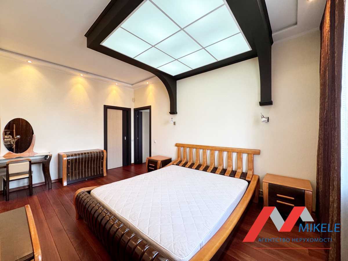 Продажа 4-комнатной квартиры 147 м², Вячеслава Черновола ул., 25