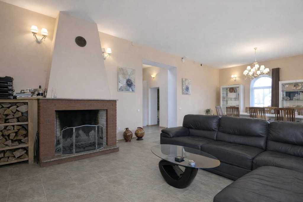 Продажа дома 390 м², Лісна