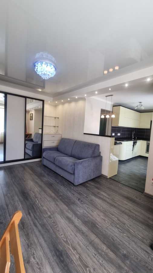 Продаж 1-кімнатної квартири 32 м², Головатого вул., 20