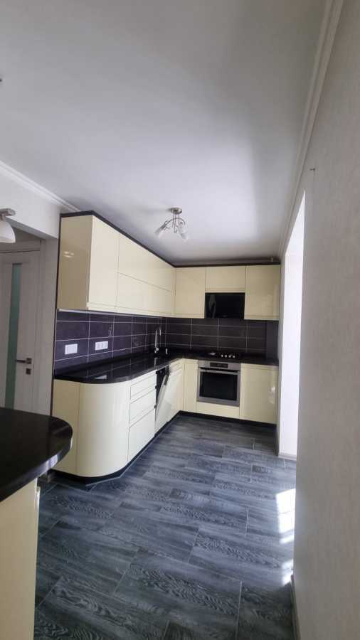 Продаж 1-кімнатної квартири 32 м², Головатого вул., 20