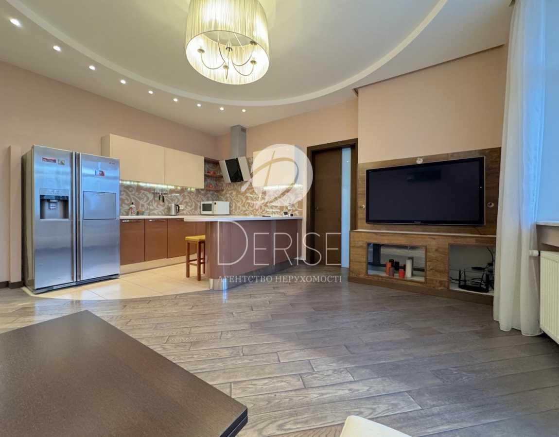 Продажа 2-комнатной квартиры 90 м², Старонаводницкая ул., 6Б