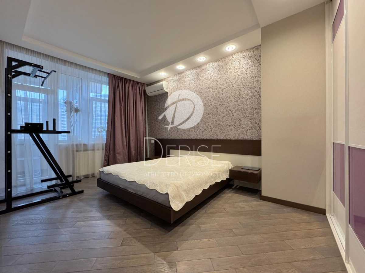 Продажа 2-комнатной квартиры 90 м², Старонаводницкая ул., 6Б