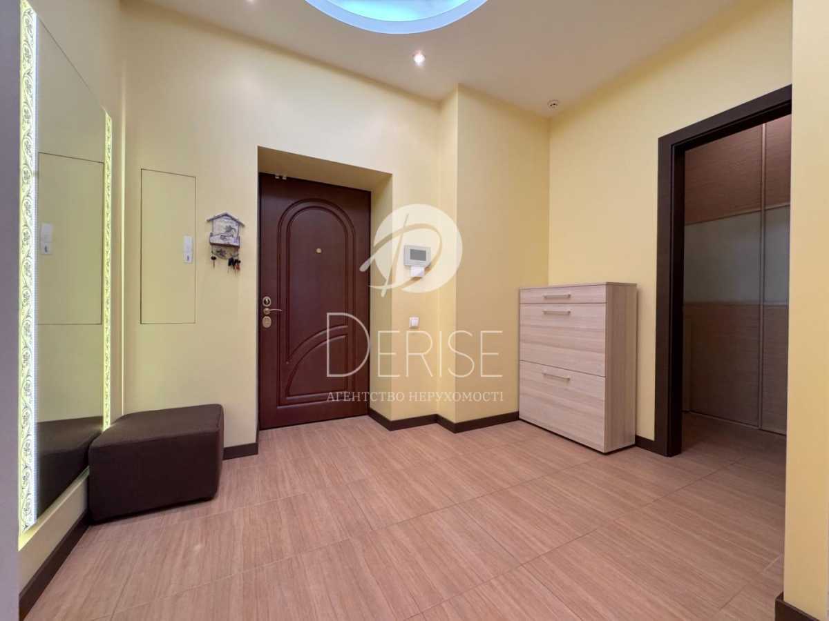 Продажа 2-комнатной квартиры 90 м², Старонаводницкая ул., 6Б