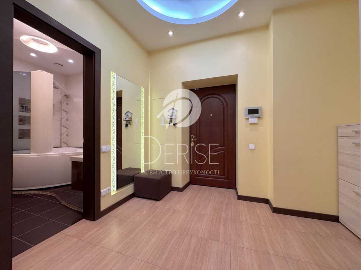 Продажа 2-комнатной квартиры 90 м², Старонаводницкая ул., 6Б