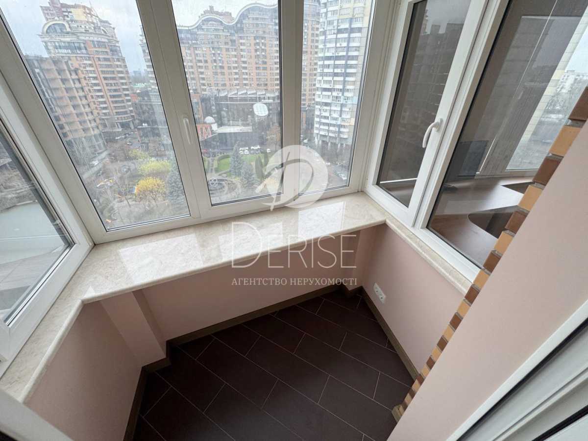 Продажа 2-комнатной квартиры 90 м², Старонаводницкая ул., 6Б