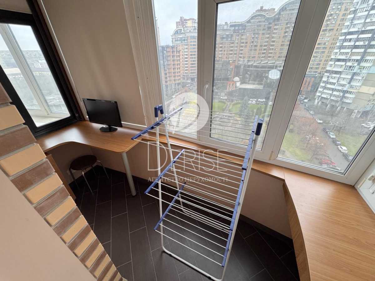 Продажа 2-комнатной квартиры 90 м², Старонаводницкая ул., 6Б