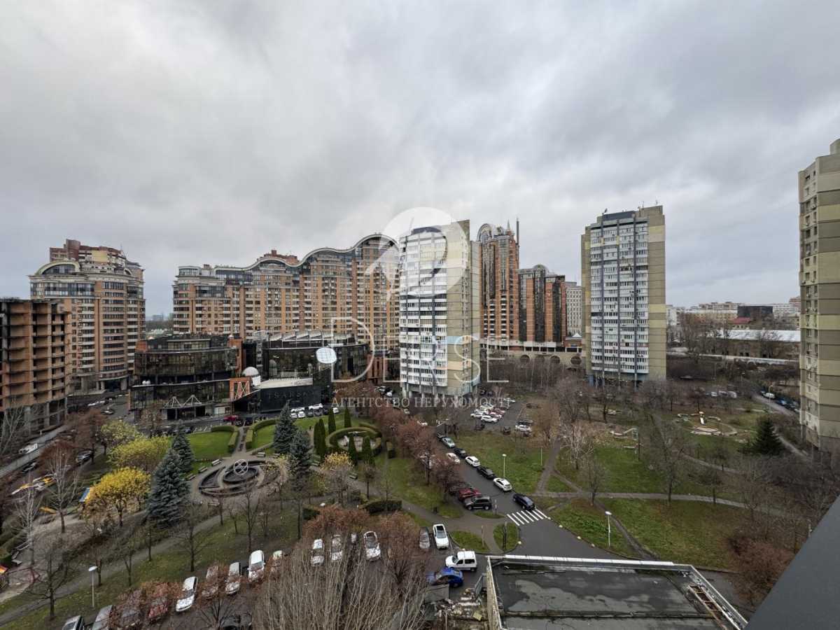 Продажа 2-комнатной квартиры 90 м², Старонаводницкая ул., 6Б