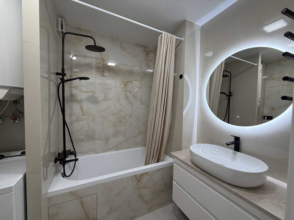 Продаж 2-кімнатної квартири 46 м², Симоненко вул., 107