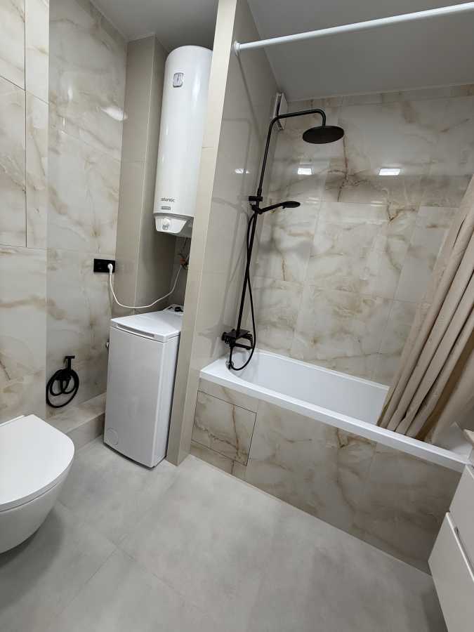 Продаж 2-кімнатної квартири 46 м², Симоненко вул., 107