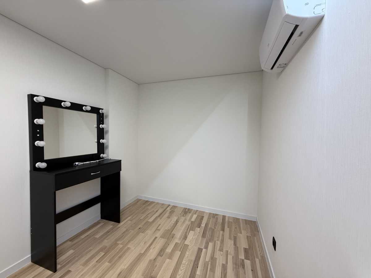 Продаж 2-кімнатної квартири 46 м², Симоненко вул., 107