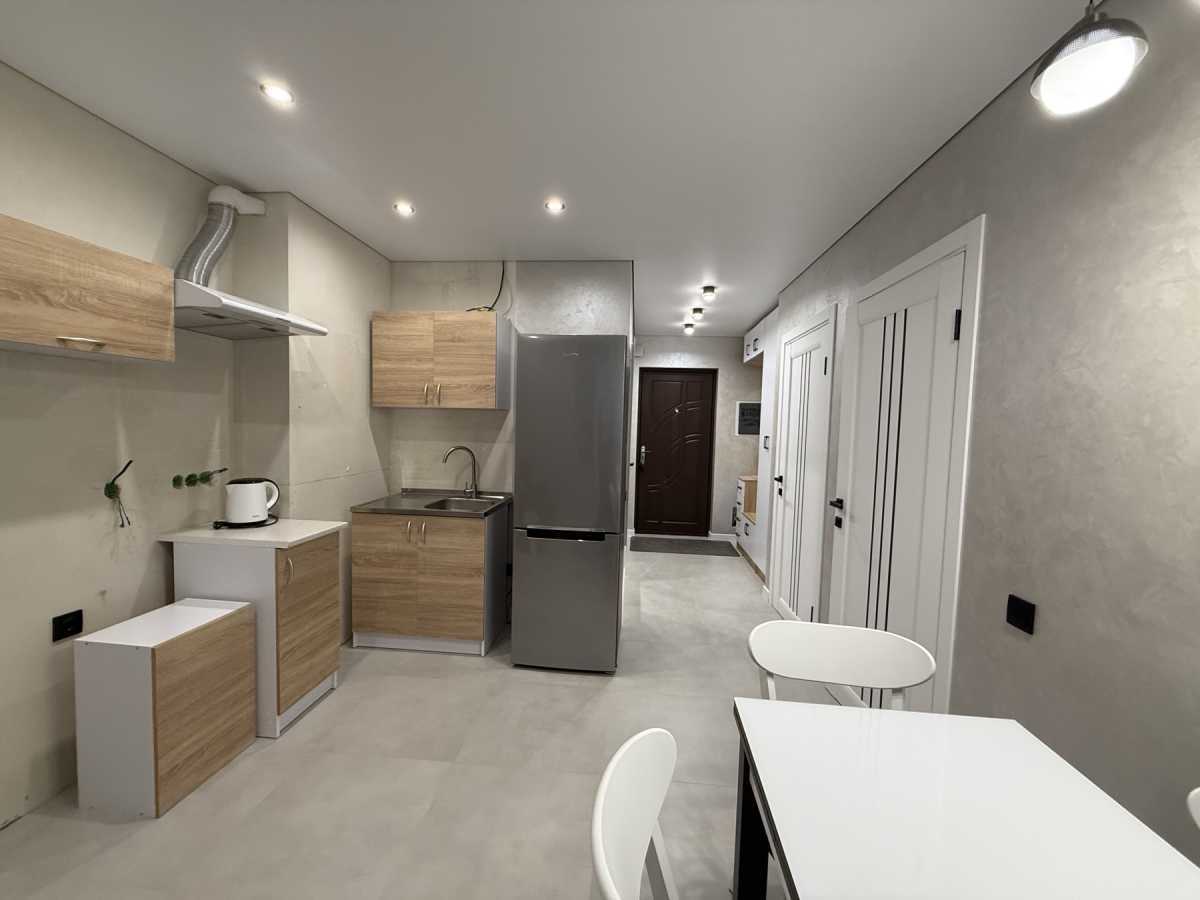 Продаж 2-кімнатної квартири 46 м², Симоненко вул., 107