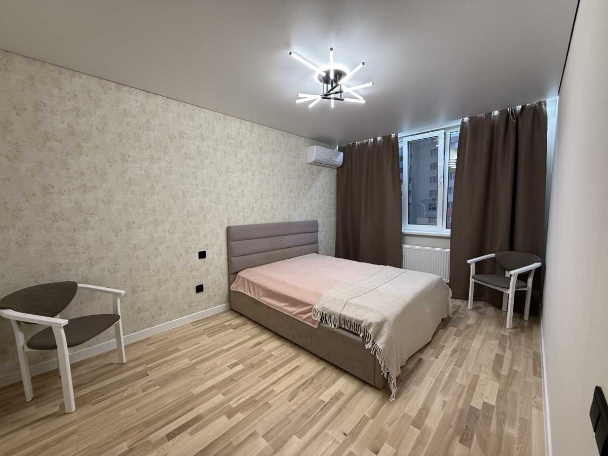 Продаж 2-кімнатної квартири 46 м², Симоненко вул., 107