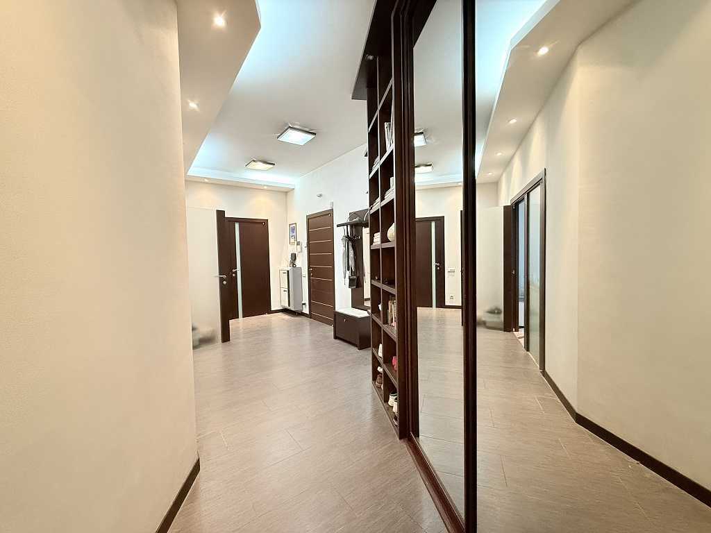 Продаж 2-кімнатної квартири 76 м², В'ячеслава Чорновола вул., 25