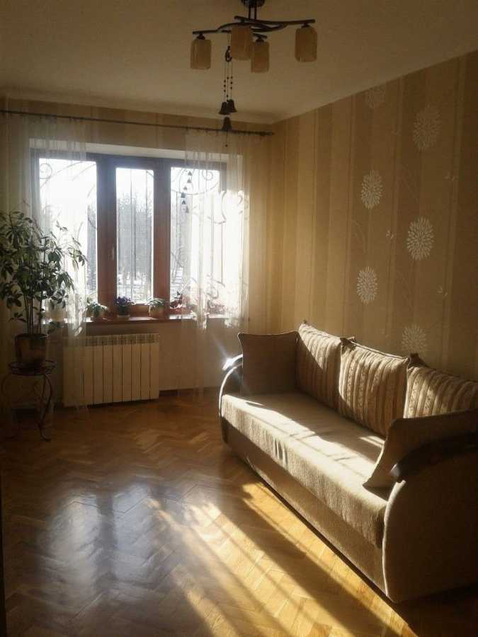 Продажа 3-комнатной квартиры 74 м², Деревлянская ул., 2/6