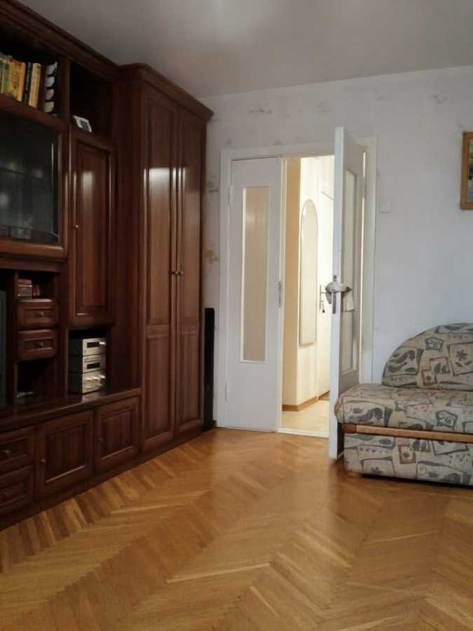 Продажа 3-комнатной квартиры 74 м², Деревлянская ул., 2/6