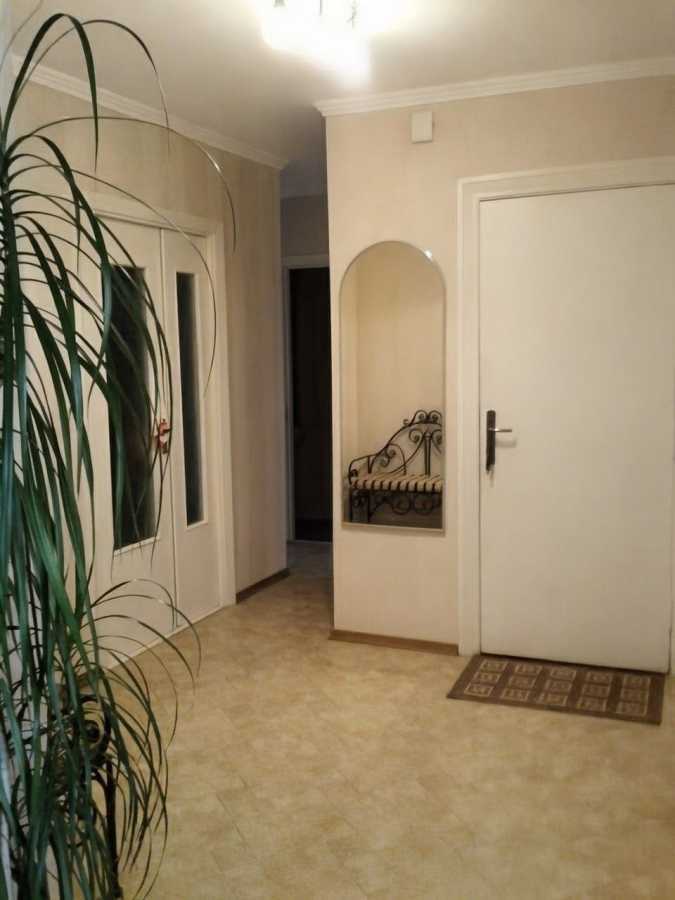 Продажа 3-комнатной квартиры 74 м², Деревлянская ул., 2/6