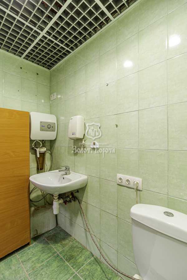 Продаж офісу 64.1 м², Берестейський, 131