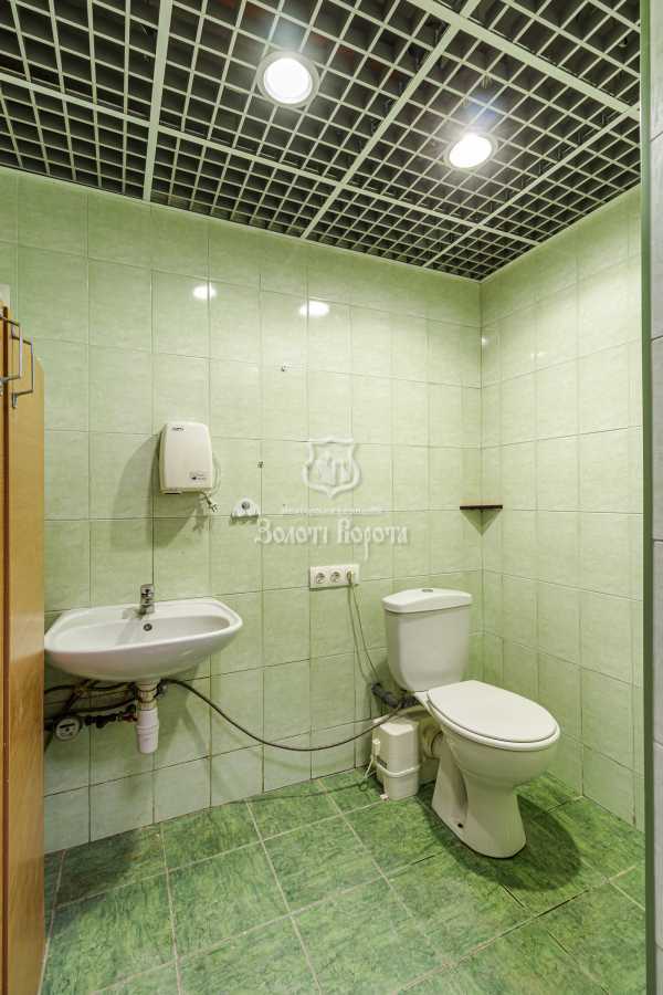 Продаж офісу 64.1 м², Берестейський, 131