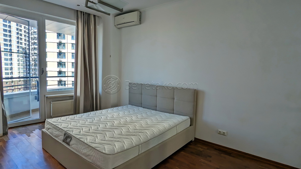 Оренда 2-кімнатної квартири 85 м², Літературна вул., 1А