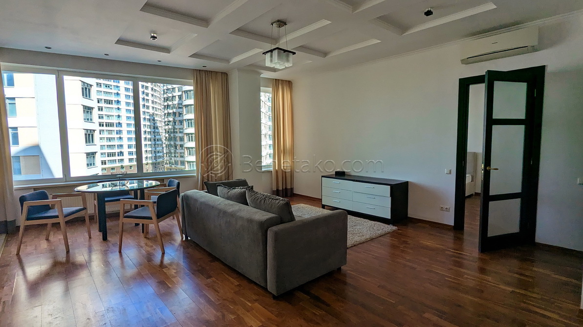 Оренда 2-кімнатної квартири 85 м², Літературна вул., 1А