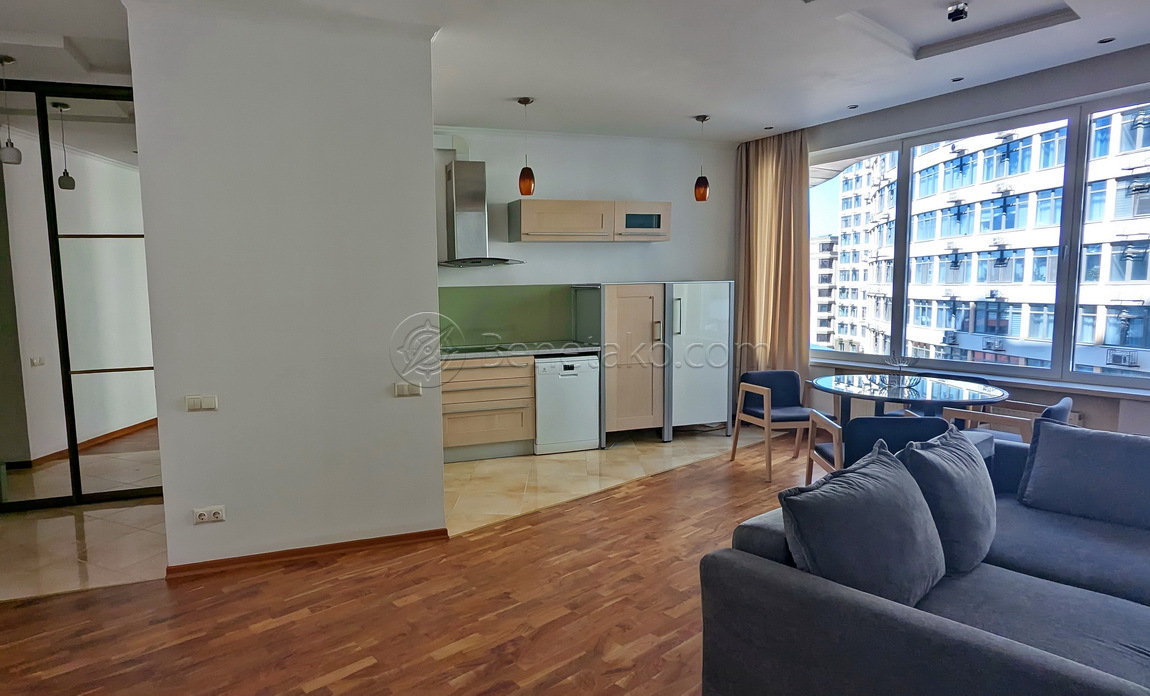 Оренда 2-кімнатної квартири 85 м², Літературна вул., 1А