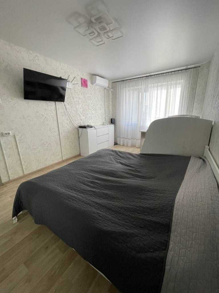 Продаж 1-кімнатної квартири 35 м², Таращанська вул.