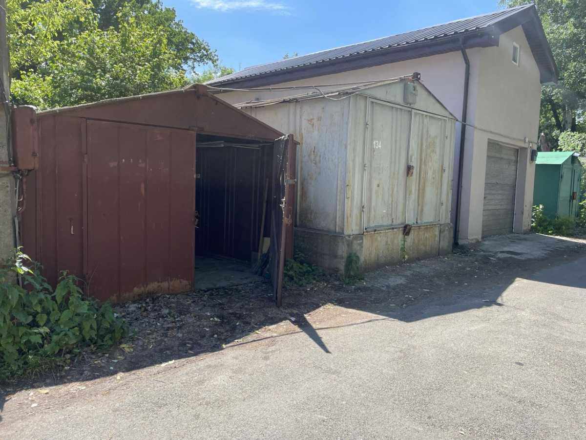 Оренда гаражів 18 м², Полковника Потєхіна вул., 14