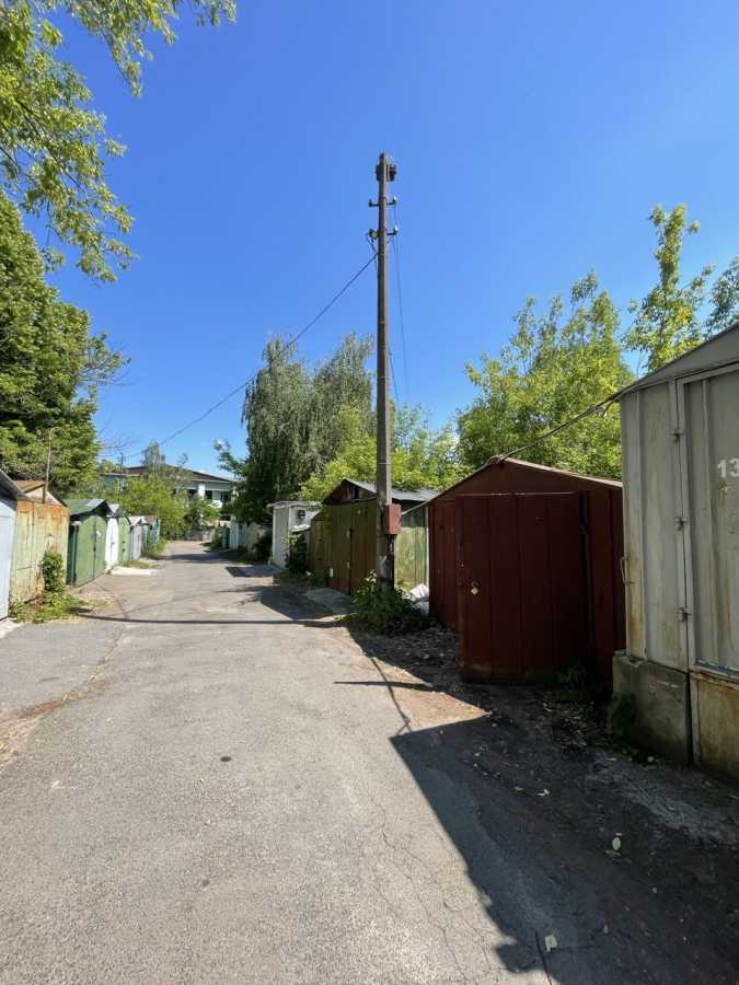 Оренда гаражів 18 м², Полковника Потєхіна вул., 14