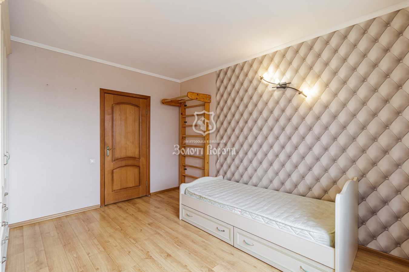 Продаж 3-кімнатної квартири 77.1 м², Миколи Закревського вул., 5