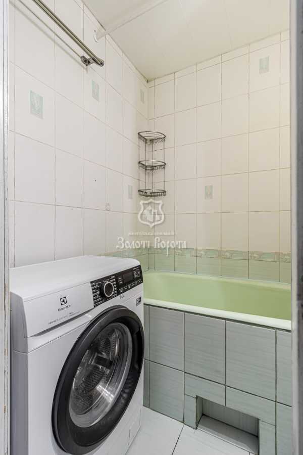 Продаж 3-кімнатної квартири 77.1 м², Миколи Закревського вул., 5