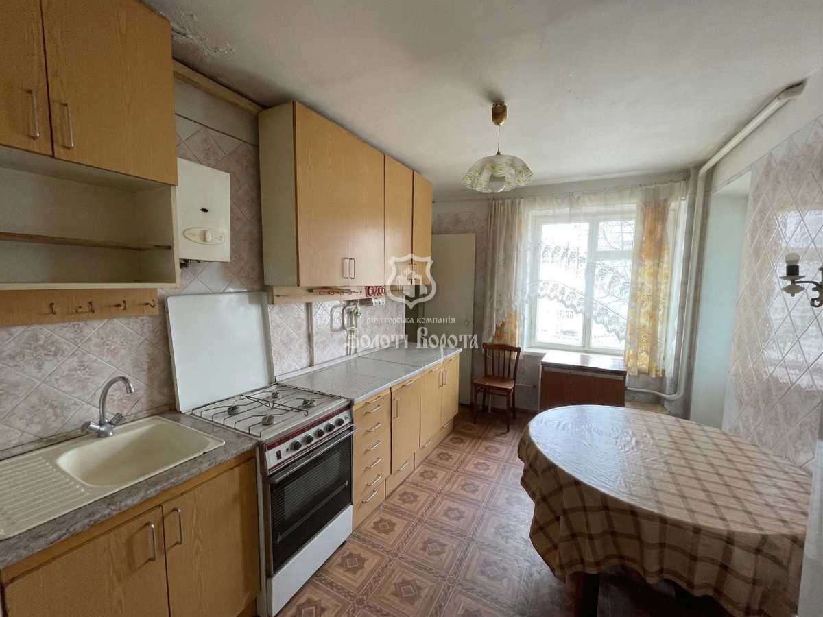 Продаж 3-кімнатної квартири 67.7 м², Миру, 28