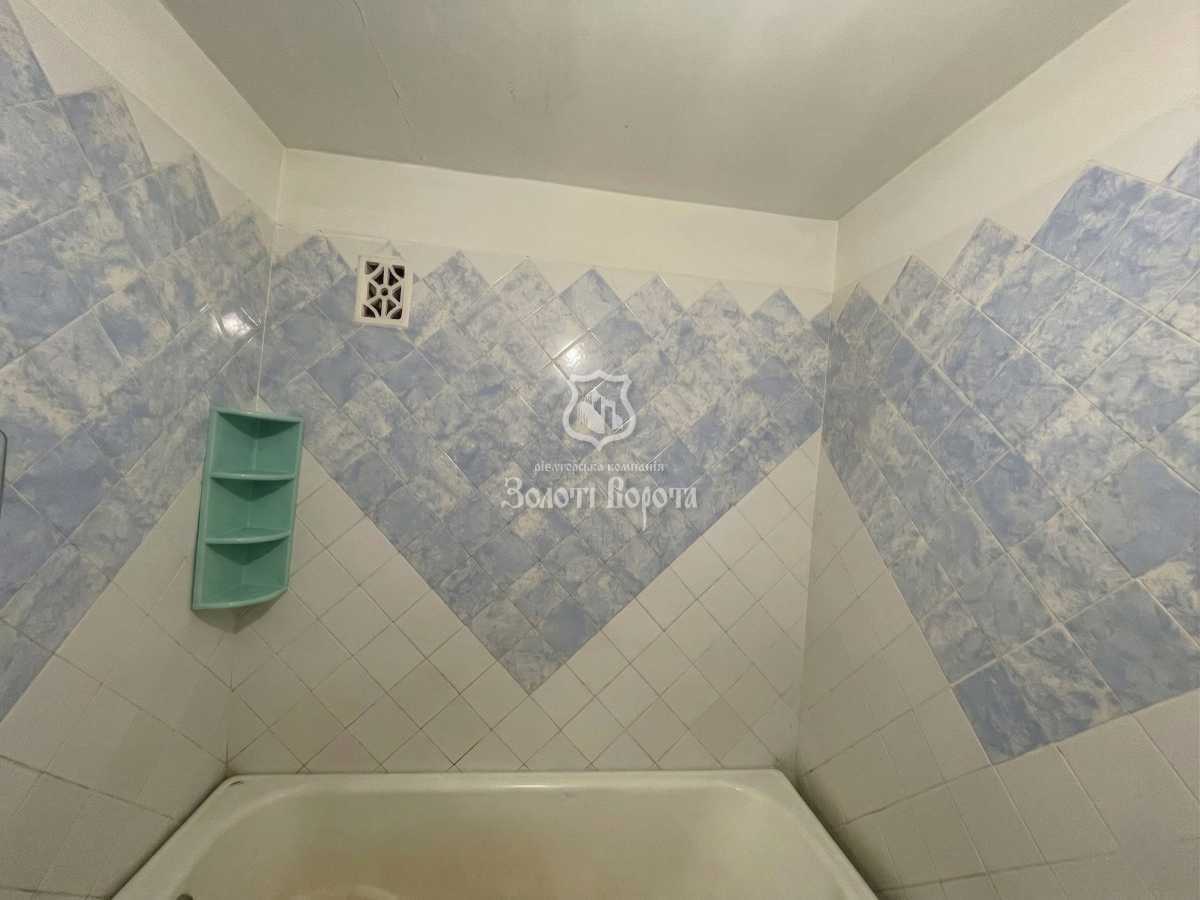 Продаж 3-кімнатної квартири 67.7 м², Миру, 28