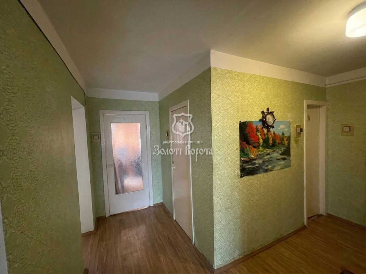 Продаж 3-кімнатної квартири 67.7 м², Миру, 28